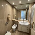 Baño-La-Ventana-Azul